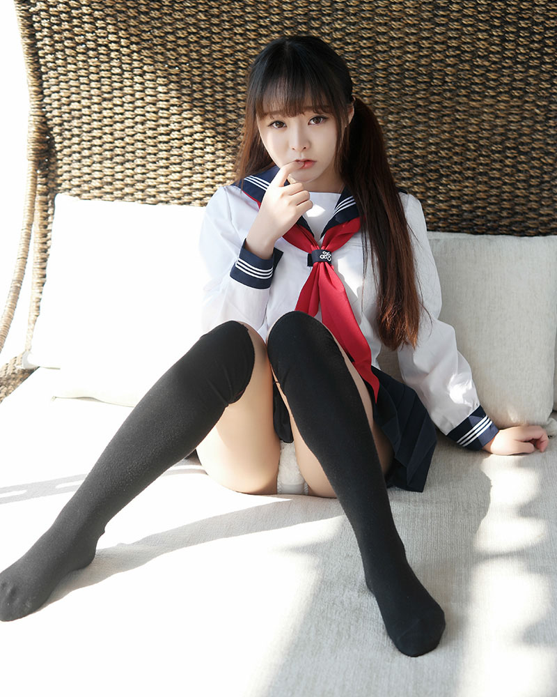 模范学院美少女柳侑绮制服大片 第16张