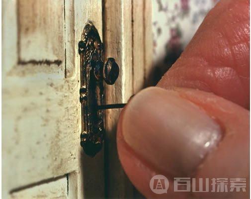 世界最小的门锁和钥匙