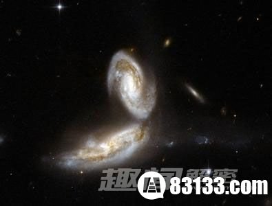 星系碰撞