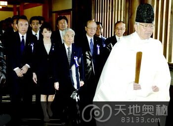 　　2013年4月23日,168名国会议员参拜了正在举行春季例行大祭的靖国神社,这是国会议员单次参拜人数最多的一次。　　东方IC供图