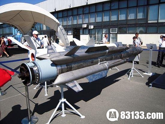 美媒：解放军鹰击-100导弹射程800公里 空中打击提升