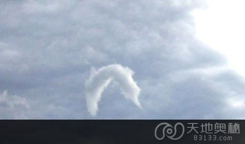 马蹄状漩涡云