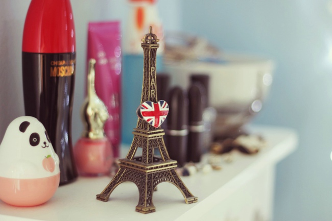 浪漫巴黎铁塔模型小清新图片