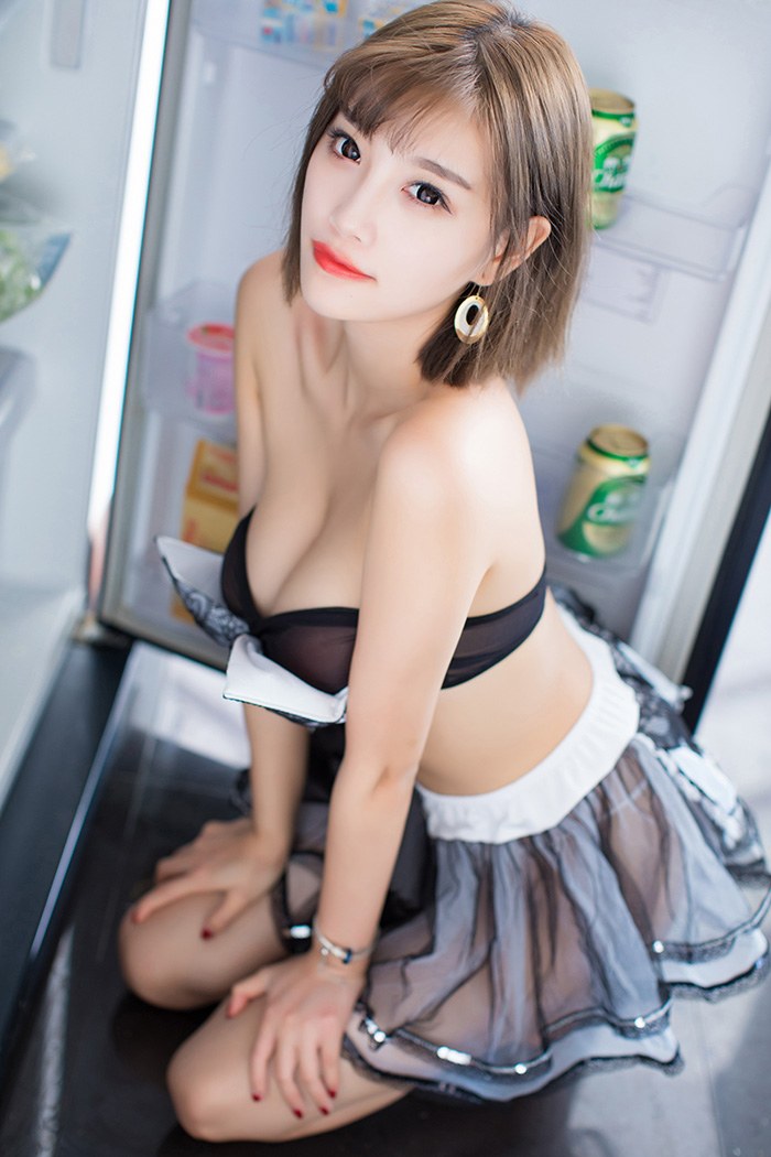 甜美嫩模杨晨晨性感比基尼诱惑足(图15)