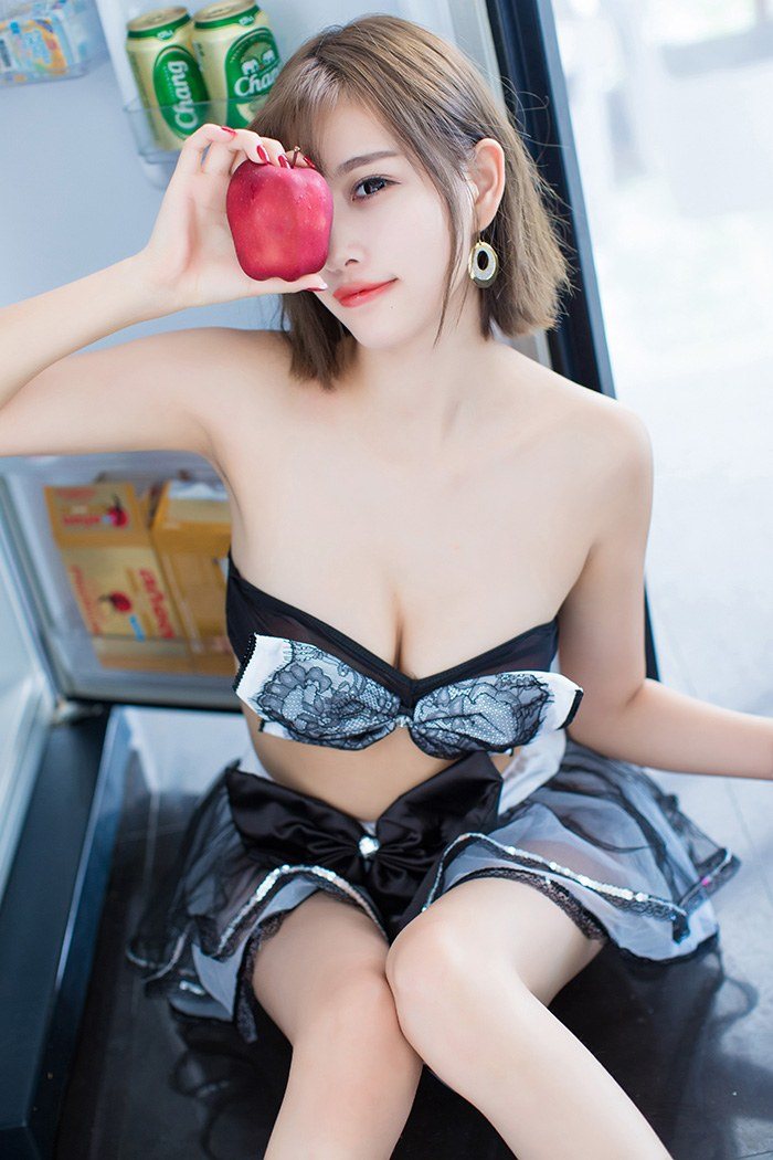 甜美嫩模杨晨晨性感比基尼诱惑足(图23)