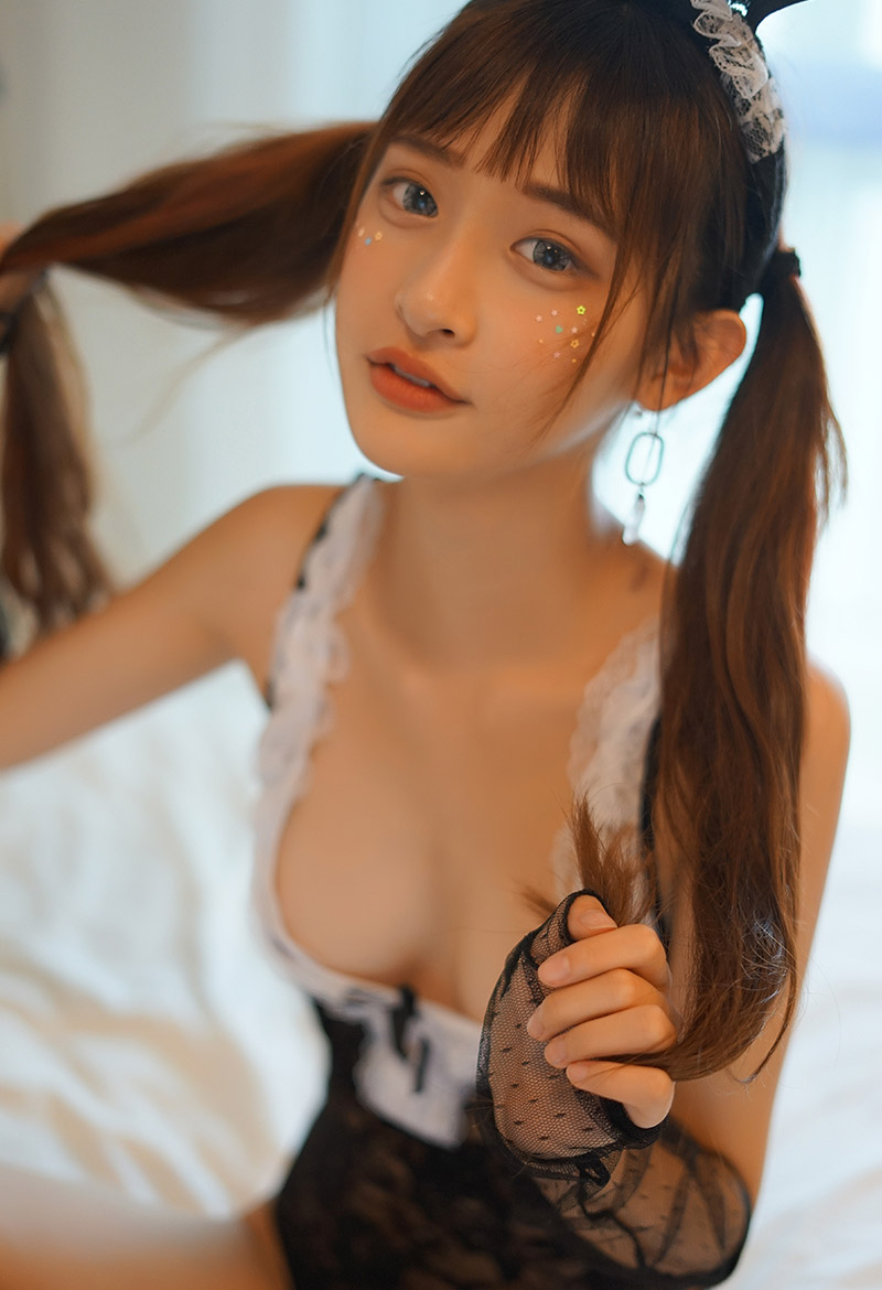 F罩杯豪乳妹子杨玉奴蕾丝连体衣写真图 第30张