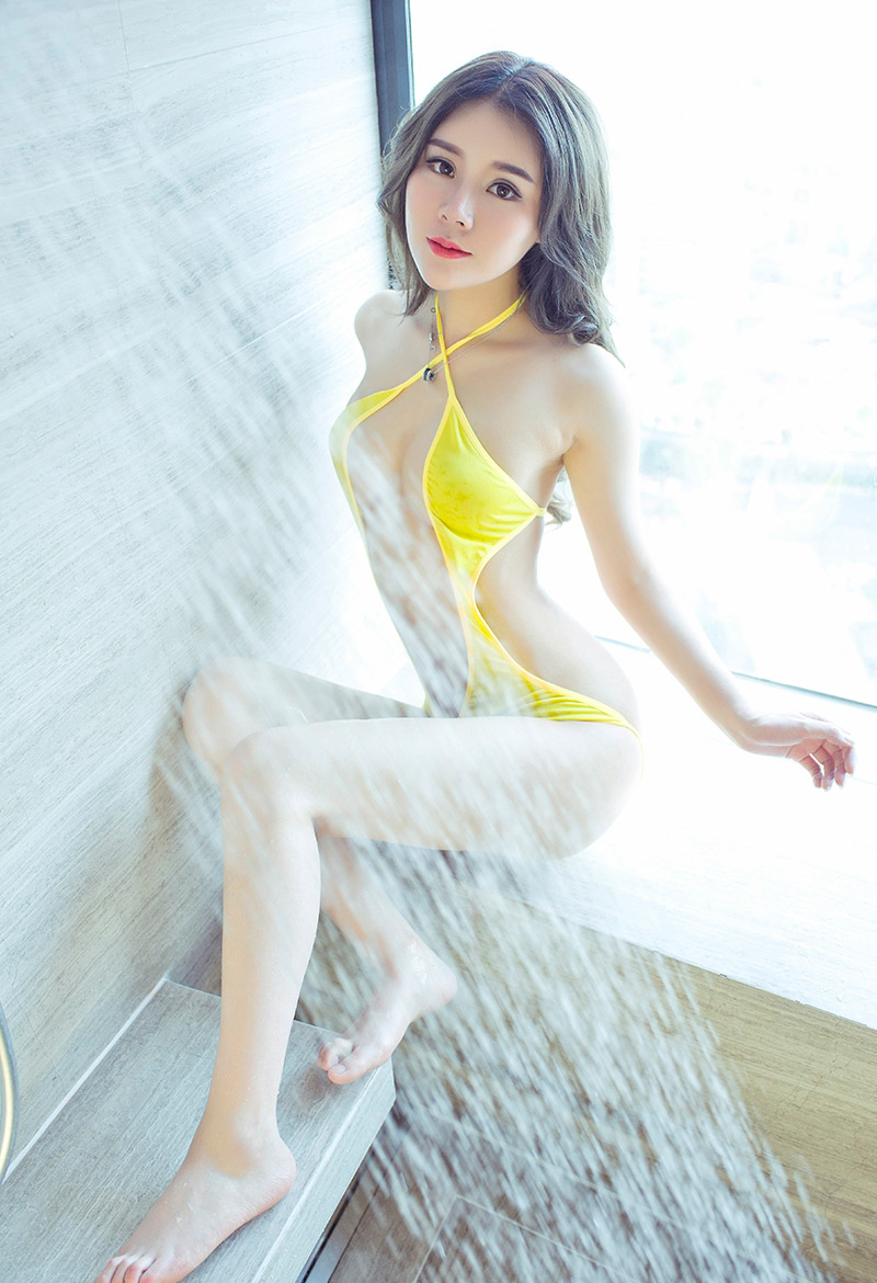 高颜值模特爱丽莎美胸露沟写真图片 第46张