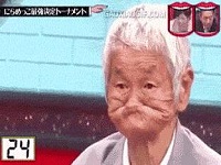 日本人搞笑视频gif 谁先笑谁就输动态图