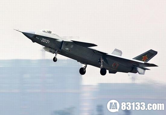 中国歼-20战机力压日军F-35 抢先成为亚洲第一
