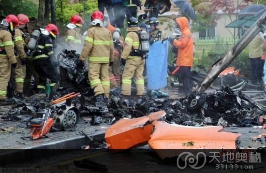 据韩联社报道，当地时间17日上午10时53分许，一架直升机在韩国西南部光州市区坠毁，机上5人全部遇难，地面1名高中女孩受伤。