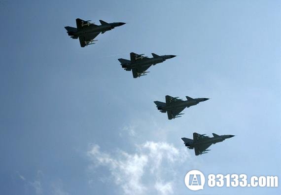 解放军百架战机空中对抗 显示中国维权最强音