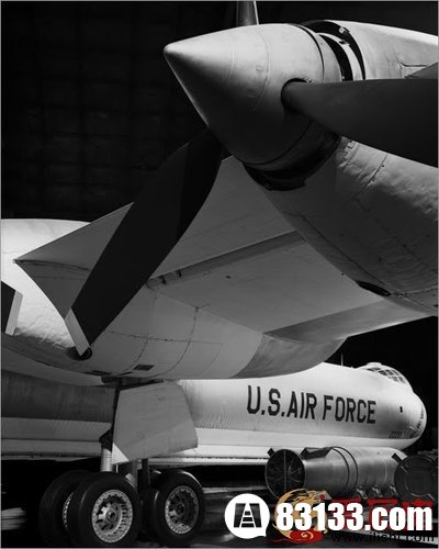 　　B- 36战略轰炸机1948年
