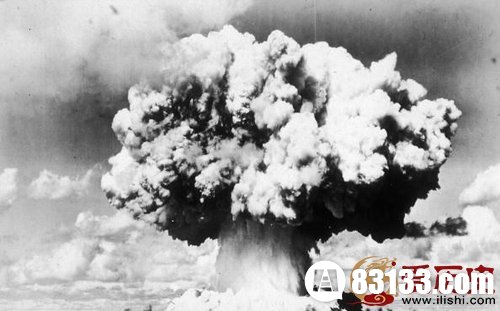　　1946年7月-在比基尼环礁太平洋原子弹。