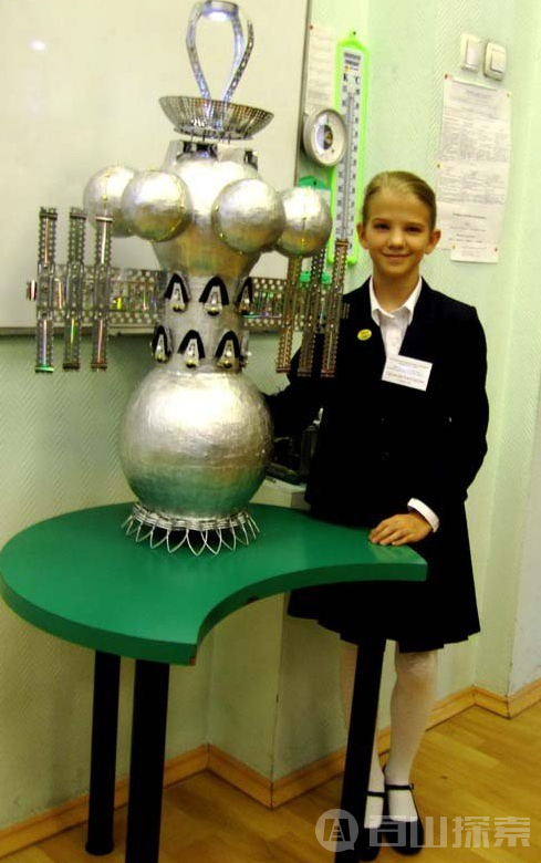 13岁女孩设计宇宙载人飞船：只需42年能到达其他星系