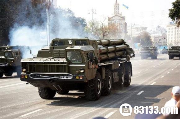 普京狠心破例：解放军欣喜买到世界最强火箭炮