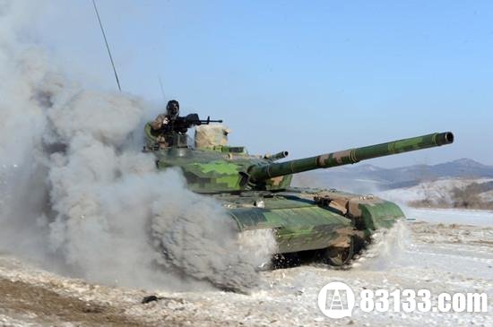 解放军一装甲旅冰天雪地猛烈开火 不惧－20℃低温