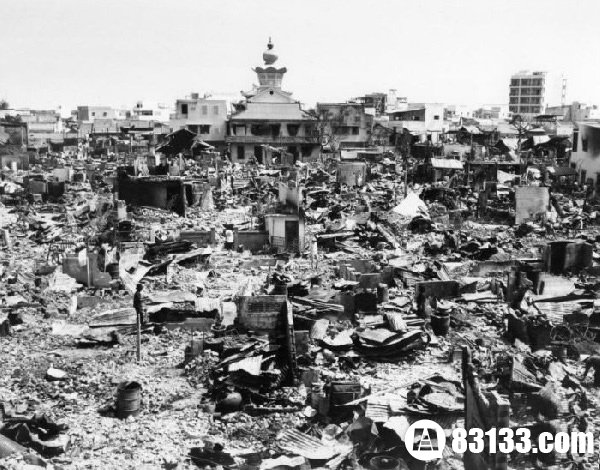 被炸毁的城市。