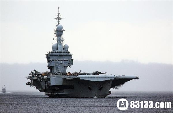 法国航母部署波斯湾打击IS 战机定期空袭