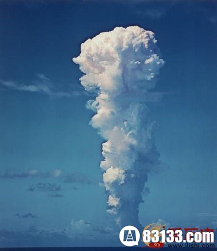 　　大气试验核武器在比基尼环礁