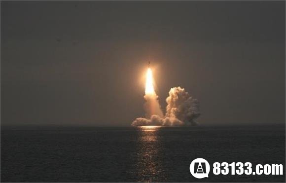 俄军核潜艇周日将试验“布拉瓦”洲际导弹