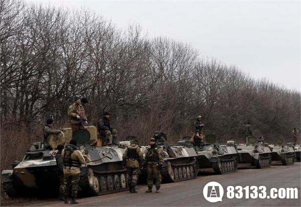 乌克兰政府军“自杀性撤退” 遭炮击溃不成军