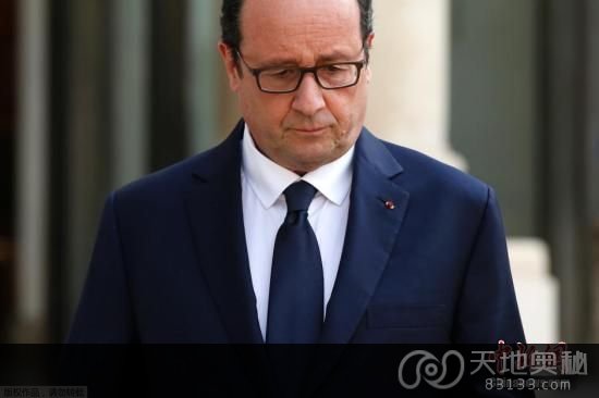 法国总统奥朗德24日表示，在马里空域失联的阿尔及利亚航空AH5017航班可能已坠毁。根据已公布的乘客名单，机上载有51名法国人。