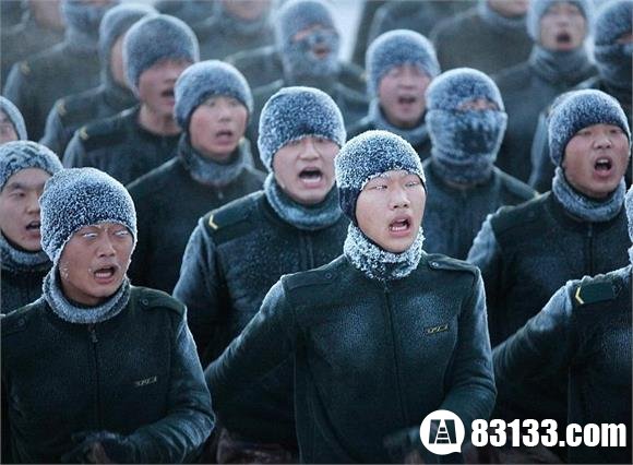 解放军演绎真冷战　零下30℃训练被冰雪覆盖