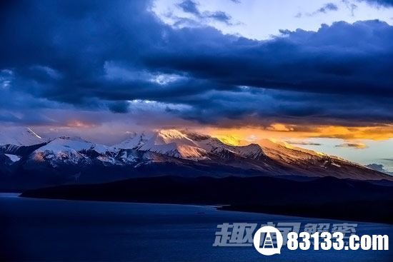 西藏阿里雪山