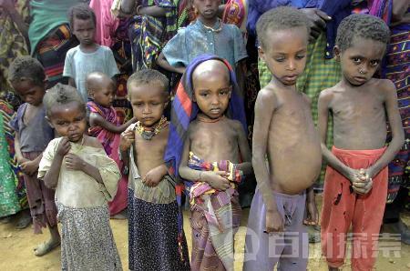 非洲饥荒的孩子们