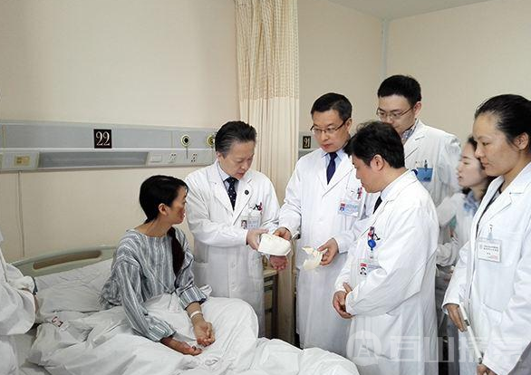 医学之快叹为观止，27岁女子“中国式换脸手术”