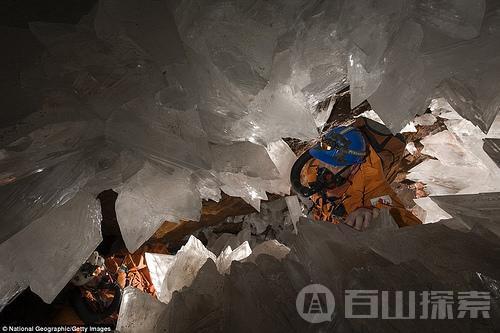 NASA在巨型洞穴水晶里发现奇怪的生命