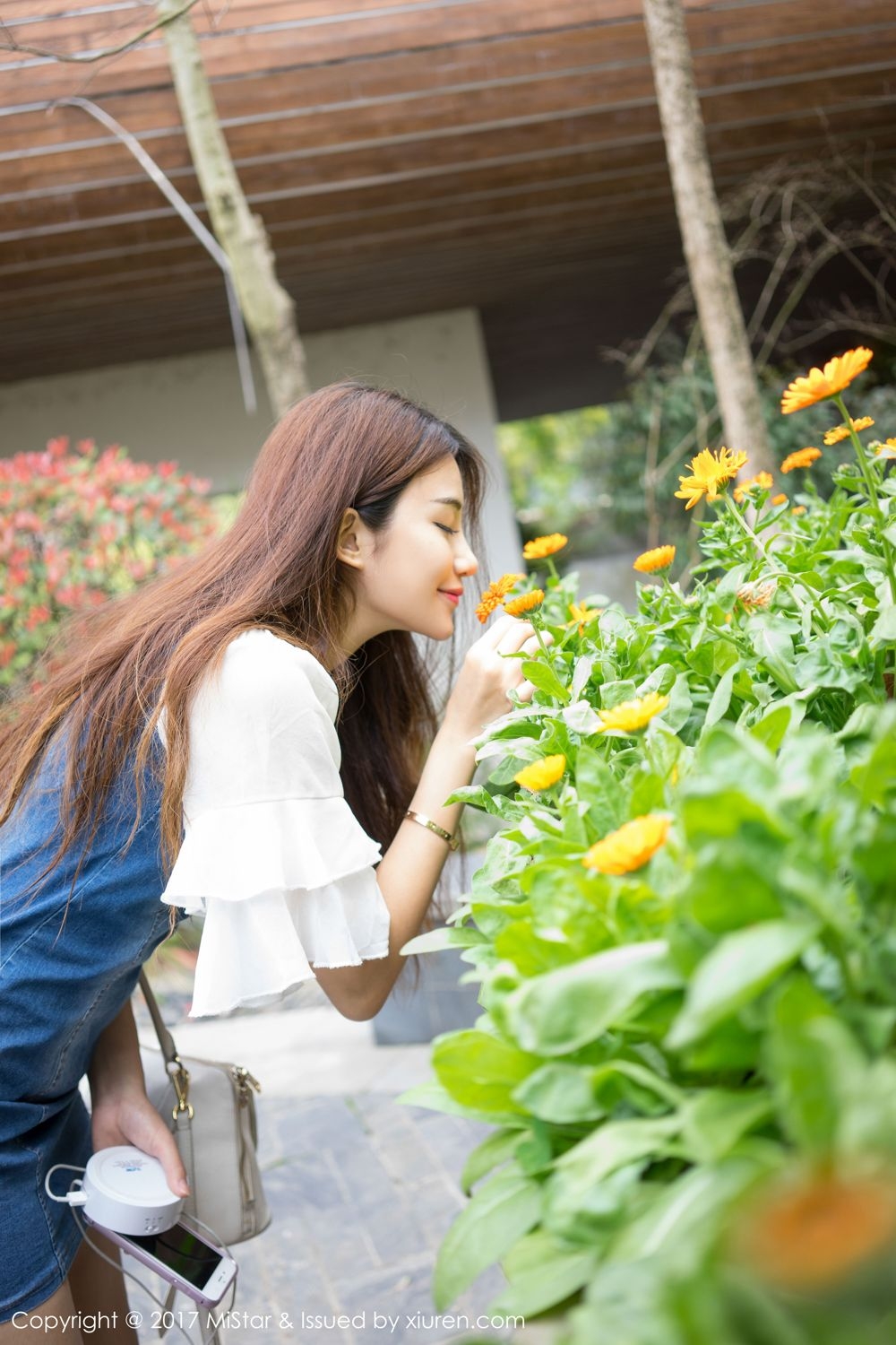 长腿美女小蕾蕾街拍短裙写真