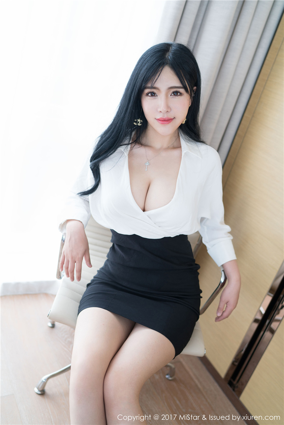 魅妍社美乳女秘书刘钰儿性感身材美腿福利