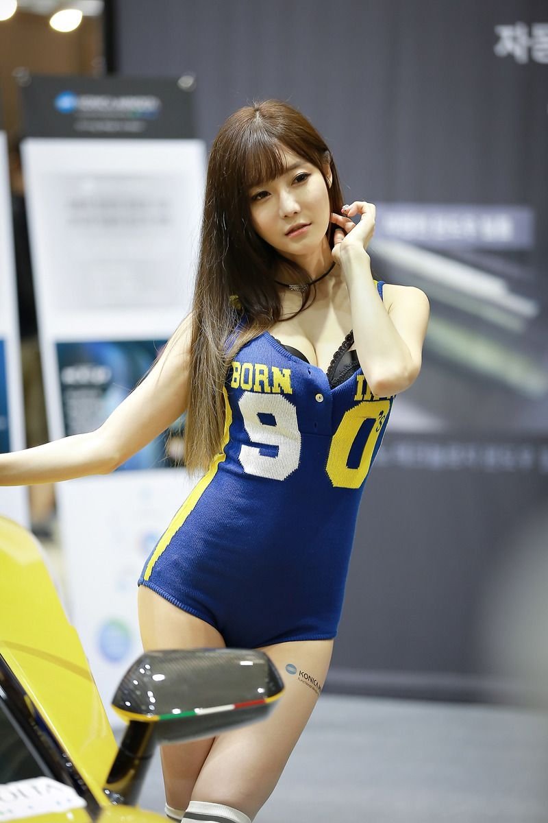 韩国美女车模崔瑟琪丰乳细腰美腿图片