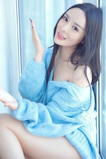 气质长发美女诱人香肩白皙美腿三角嫩鲍销魂写真