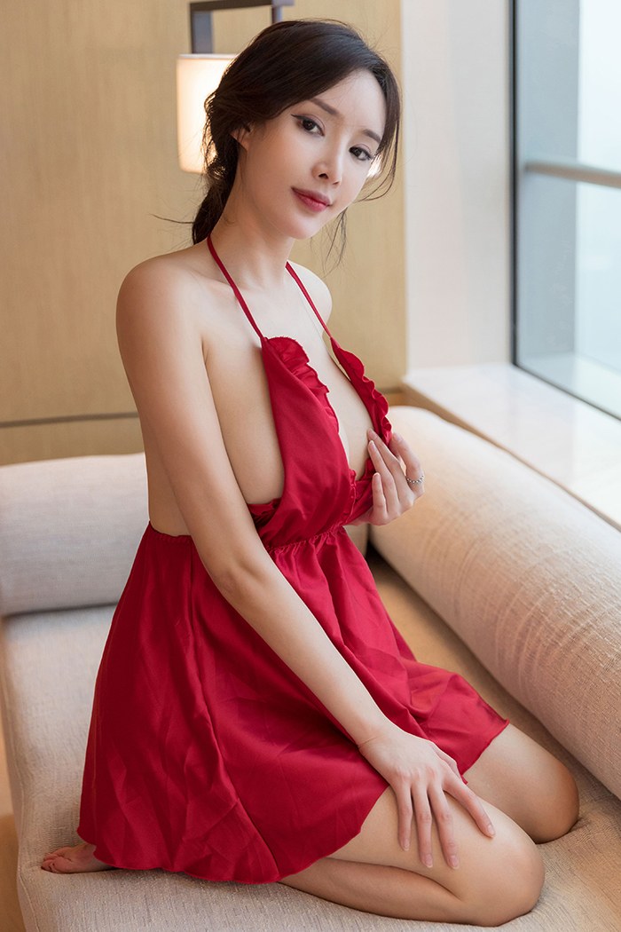 风情御姐周妍希优美身姿让人挪不开眼(图38)