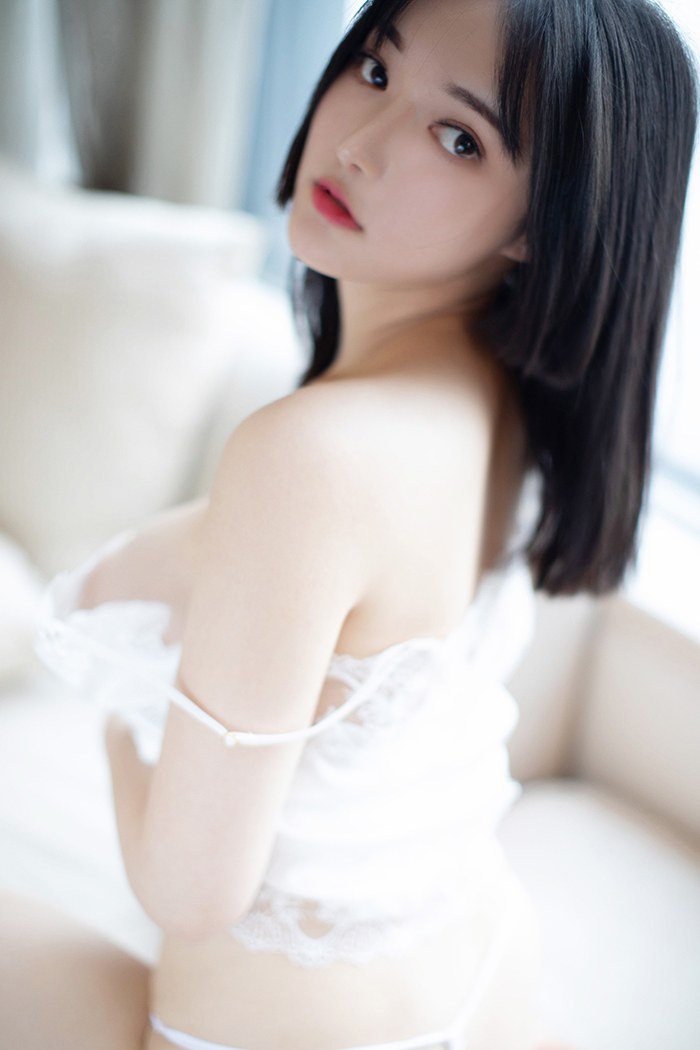 萌妹婉灵白嫩娇躯黑丝透视装春光无限(图36)