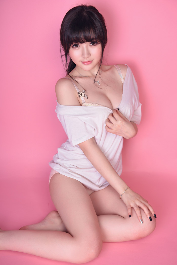 推女神美女米妮mini小秀乳沟么么哒(图14)