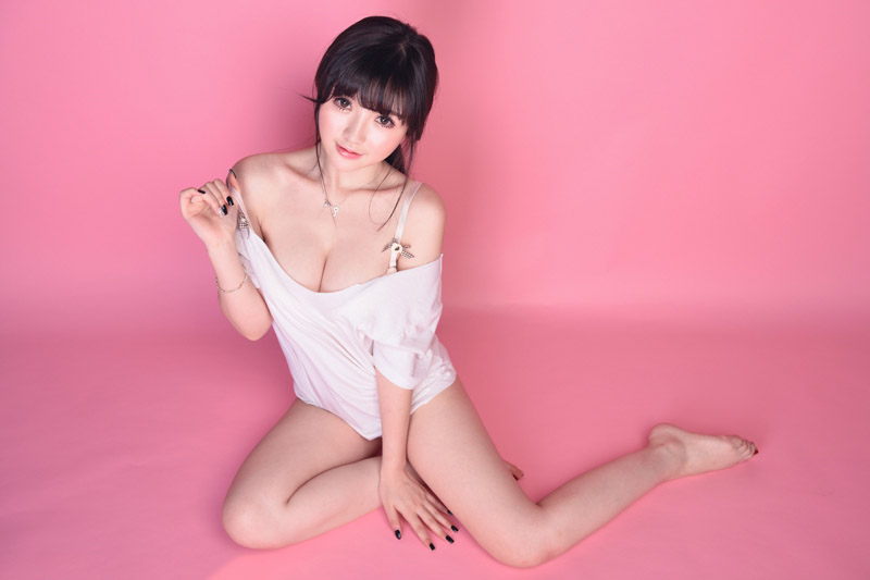 推女神美女米妮mini小秀乳沟么么哒(图9)