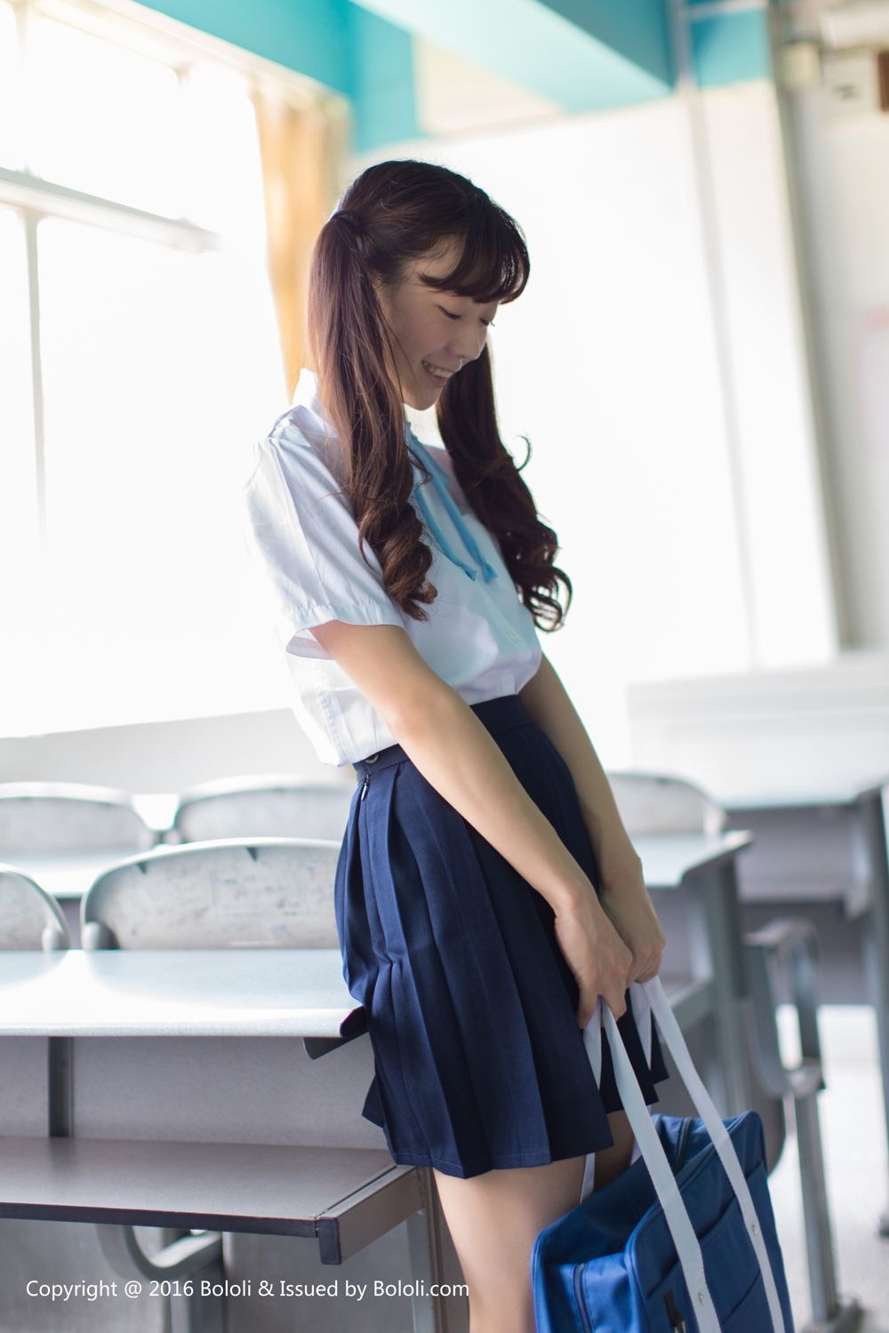 日本萝莉教室清纯动人性感美女写真